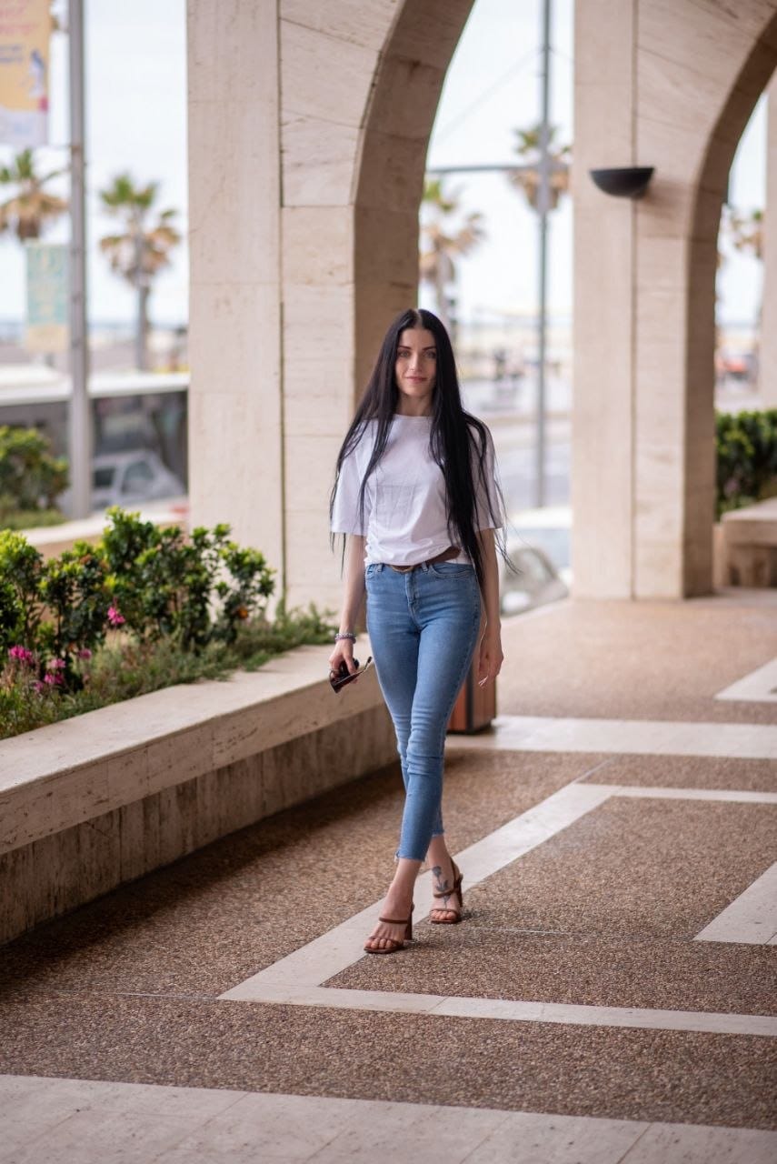 ליזה – בתל אביב-פצצה מטפלת בלתי נשכחת בת 25
