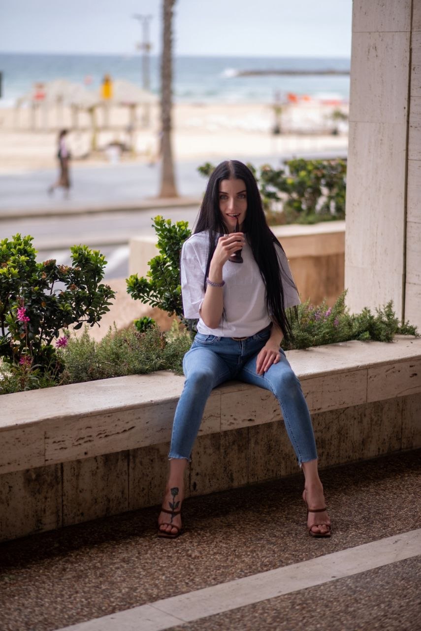 ליזה – בתל אביב-פצצה מטפלת בלתי נשכחת בת 25