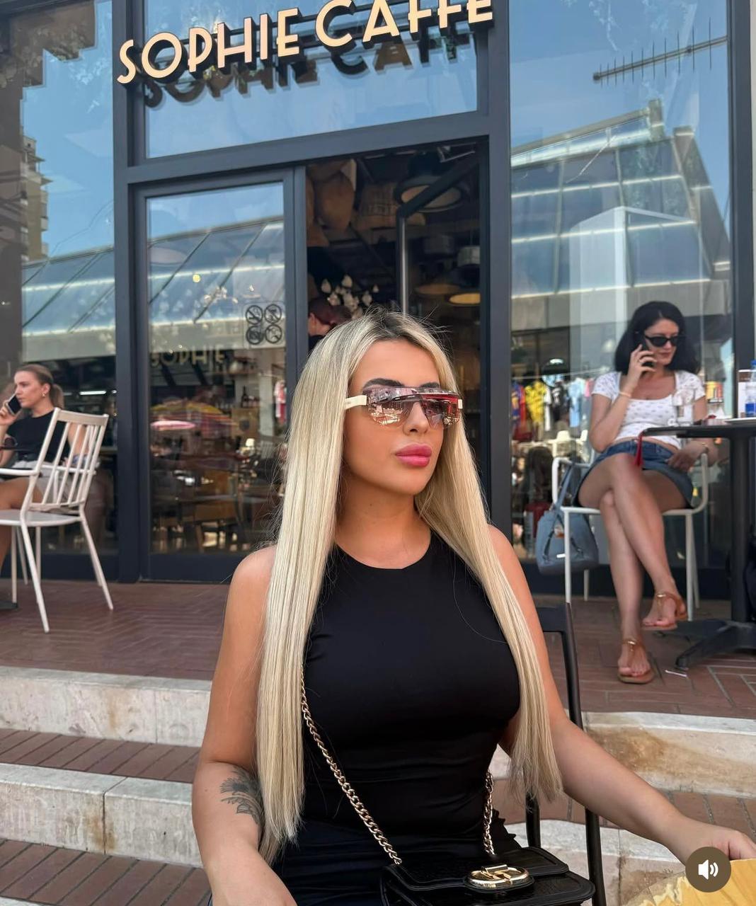 קרוליינה אישה מגרה בת 23 בלונדינית-תל אביב