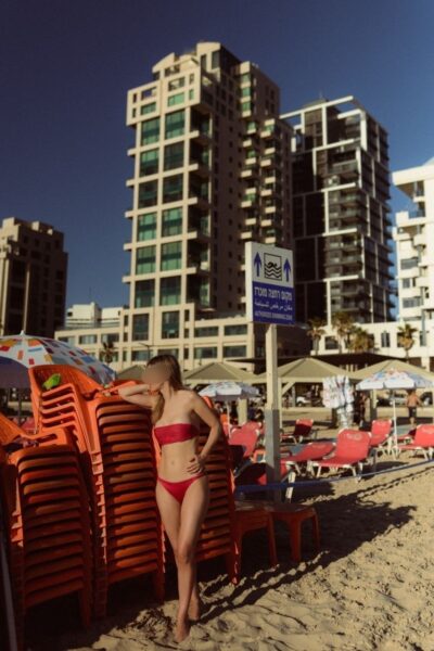 קרוליינה – בתל אביב סקסית בלונדה 32 מעסה ייחודית